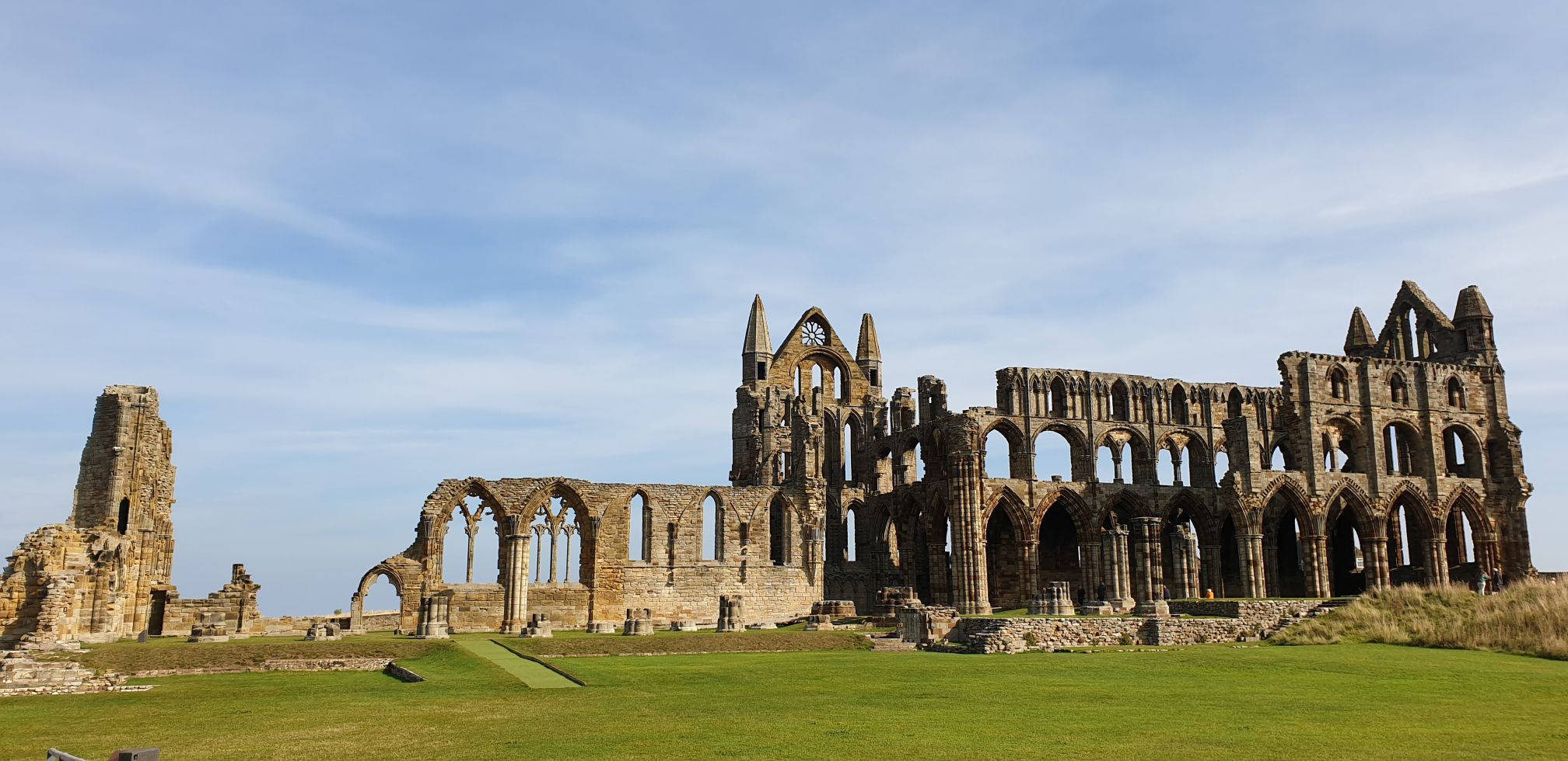 whitbyabbey-sky